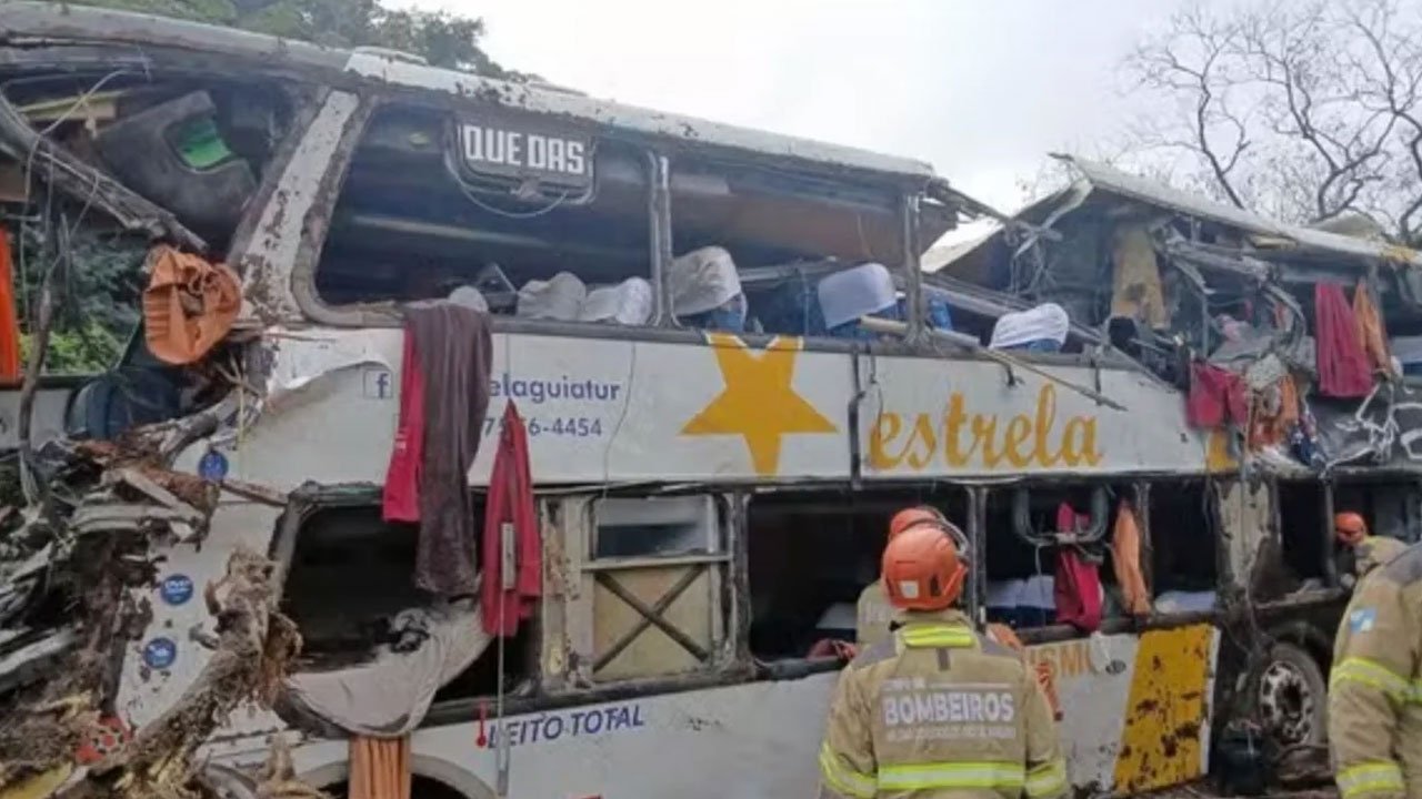 Rio de Janeiro dağlarında korkunç kaza! Çok sayıda turist canından oldu
