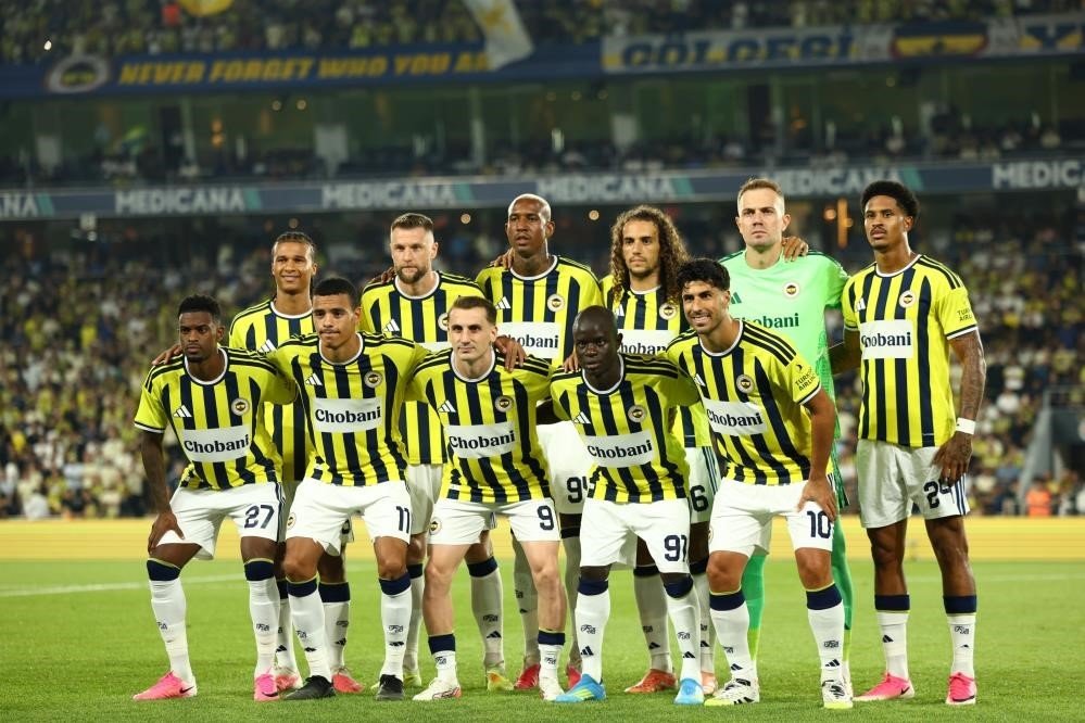 Fenerbahçe, Süper Lig'e 2-1'lik Gençlerbirliği yenilgisiyle başladı.