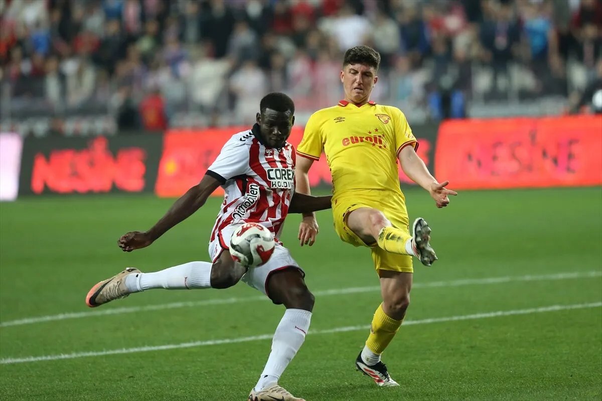 Samsunspor-Göztepe maçı hangi kanalda, canlı yayın nerede izlenir? Maçın hakemi Kadir Sağlam oldu