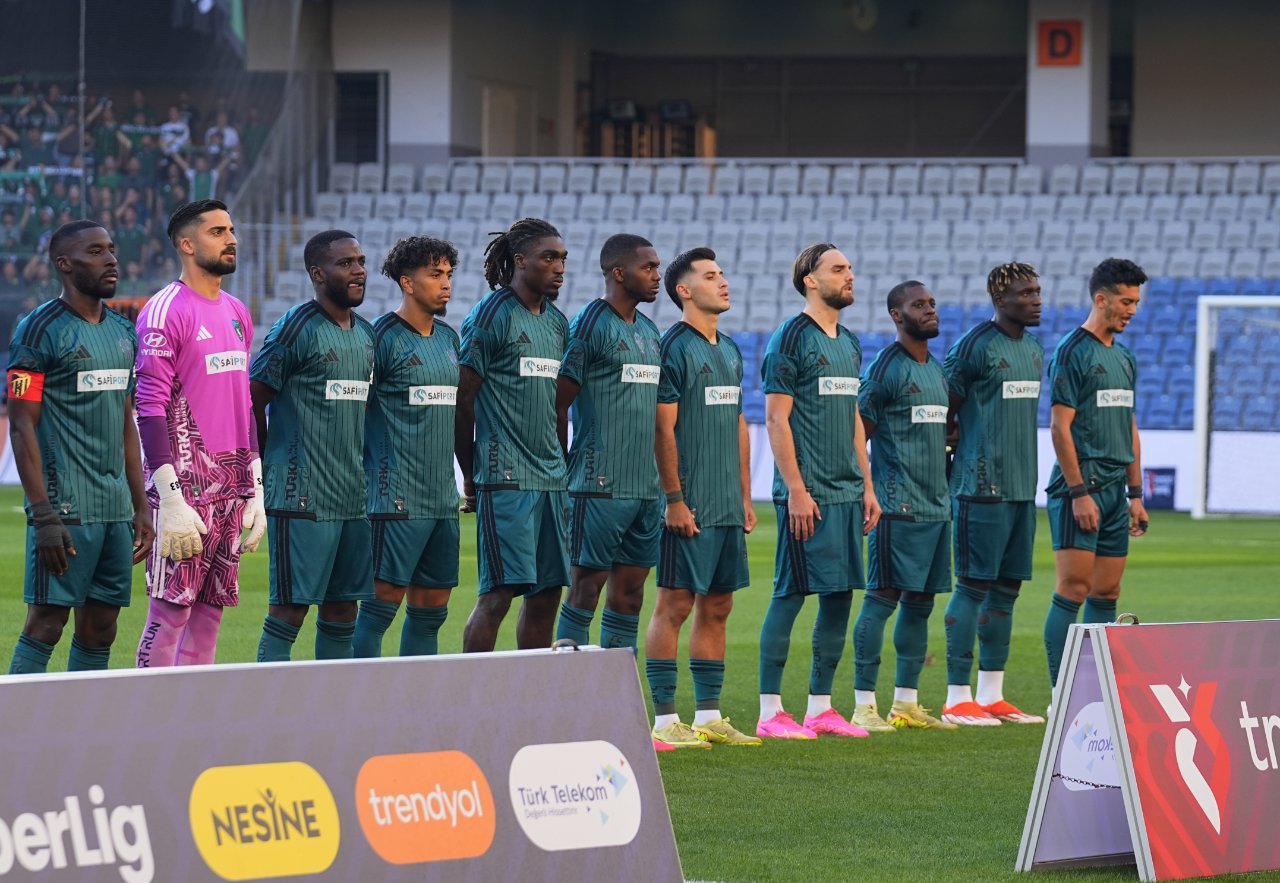 Kocaelispor'un Başakşehir maçına başladığı 11.