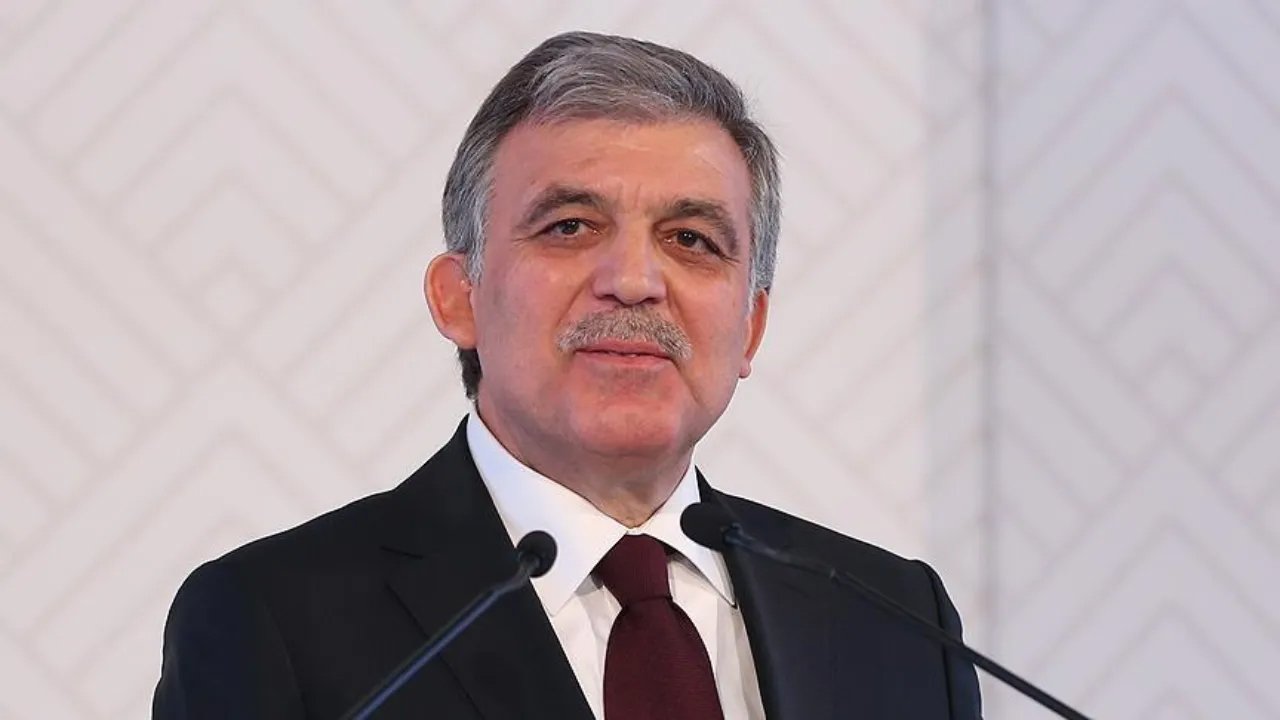 Abdullah Gül'den çerçeve yasa paylaşımı: Erdoğan ve Bahçeli başta olmak üzere devlet görevlilerini tebrik ederim