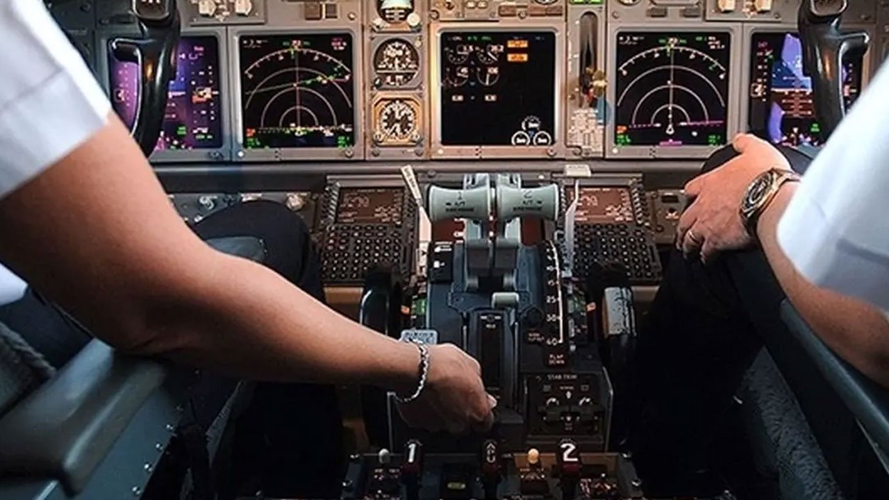 Gökyüzünde büyük tehlike! Kabin memuru ve pilotlar risk altında... 