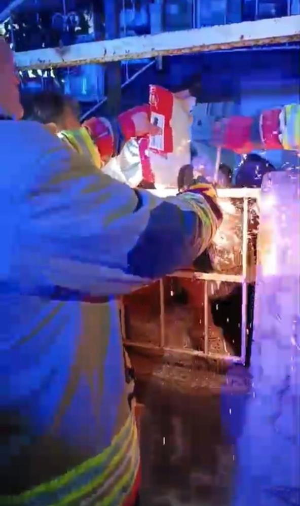 Hatay'da feci olay! 10 yaşındaki kız çocuğunun koluna demir saplandı