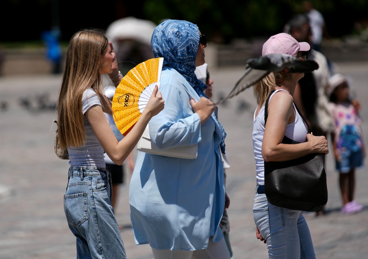 Hem Afrika hem Basra'dan geliyor! İstanbul için tarih verildi: Sıcak hava nefes aldırmayacak