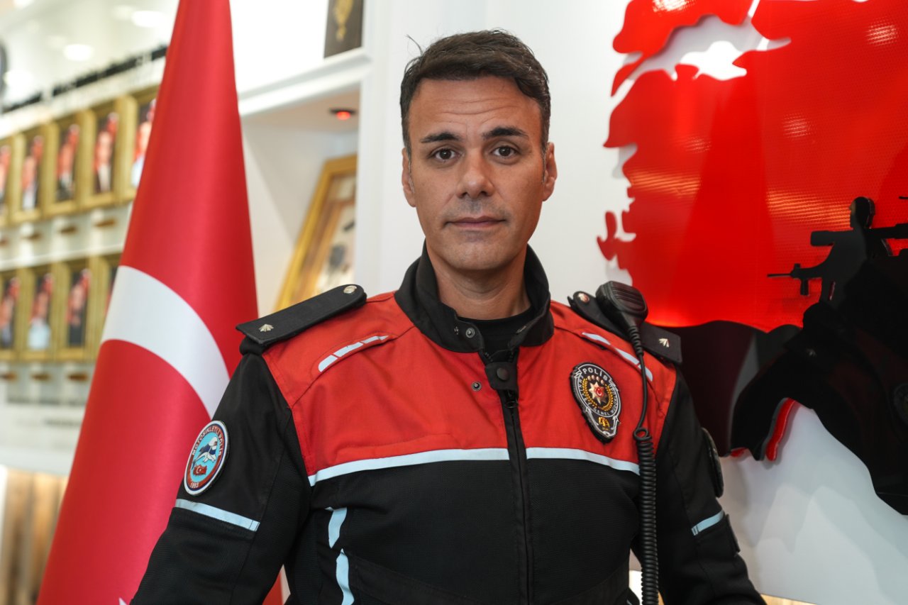 Ankara Emniyet Müdürlüğüne bağlı Yunuslar Motosikletli Polis Timler Amirliğinde vazife yapan Komiser Yardımcısı Uğur Yurduseven