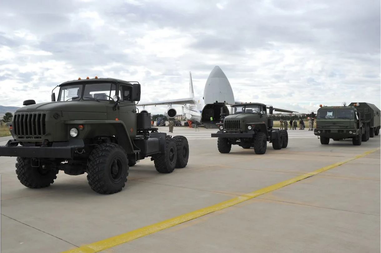 Türkiye krizinde S-400 için sürpriz seçenekler masada: ABD basını BAE ve imha planını yazdı!