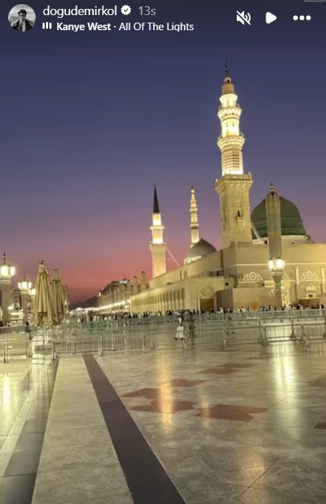 Ünlü komedyen Doğu Demirkol kutsal topraklarda! Kabe’den fotoğraflarını paylaştı