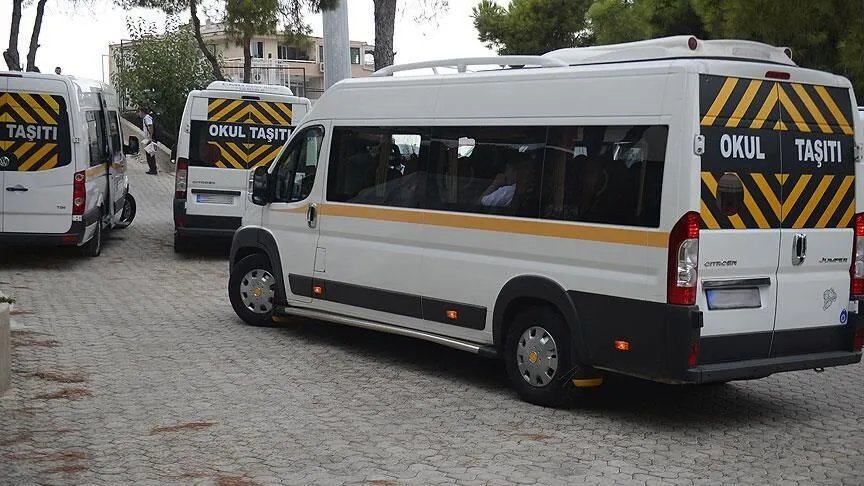 1 yılda yüzde 70 zamlandı! İstanbulda okul servis ücretleri aylık 10 bin lirayı aşıyor