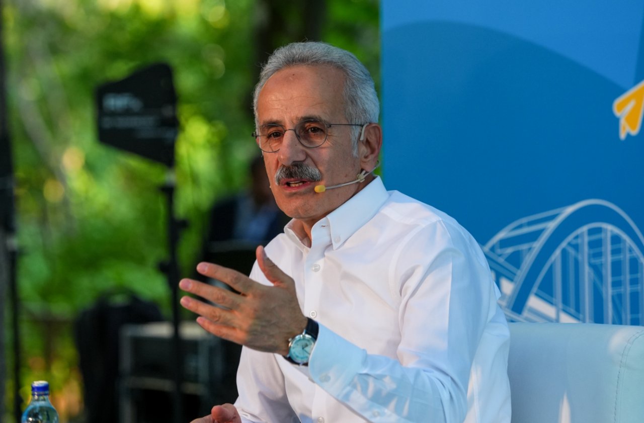 2053’te Türkiye trenle 48 saatte gezilebilir mi? Bakan Uraloğlu cevapladı: 28 bin 500 kilometre demir yoluna ihtiyacımız var
