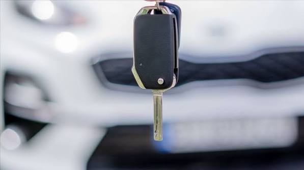 Araba almak isteyen de kiralamak isteyen de hesap yapıyor! Fiyatlar dikkat çekti