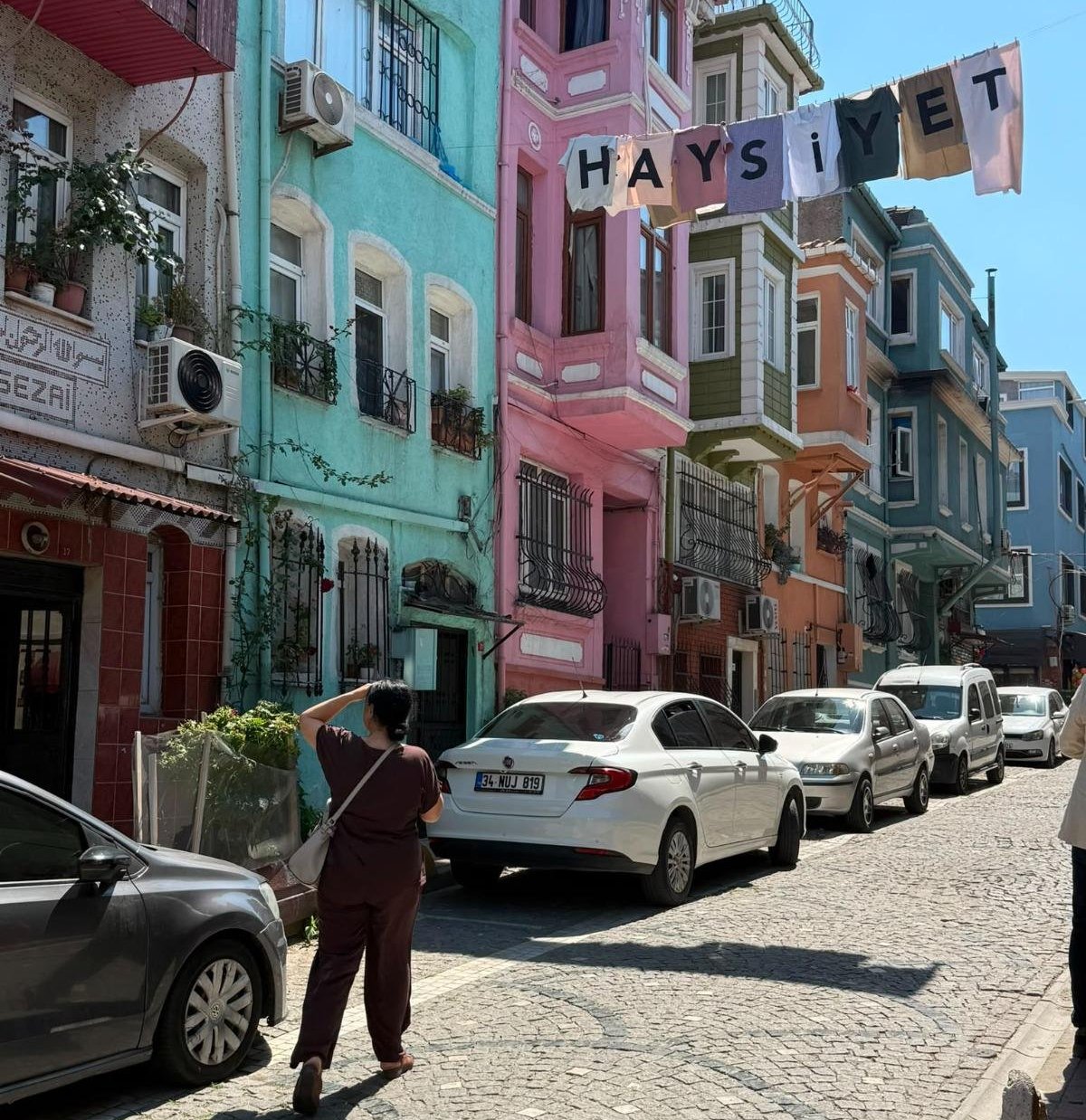 Balat’ın sokaklarında “Haysiyet” yazıyor