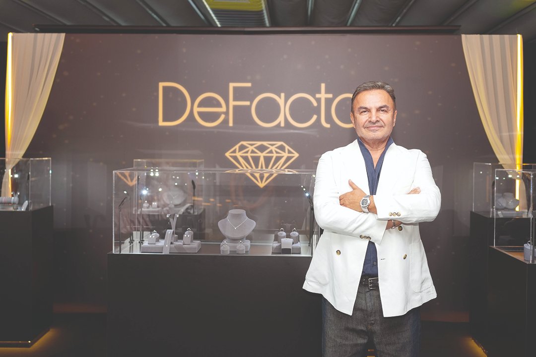 DeFacto'dan yeni kategori: Portföyüne pırlantayı da ekledi