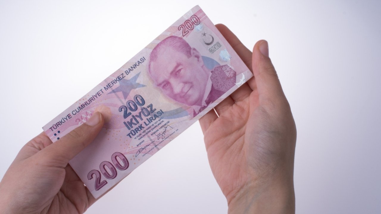 Evli ve çocuklu asgari ücretliye yeni model önerisi: Aylık gelir yüzde 10 artabilir 