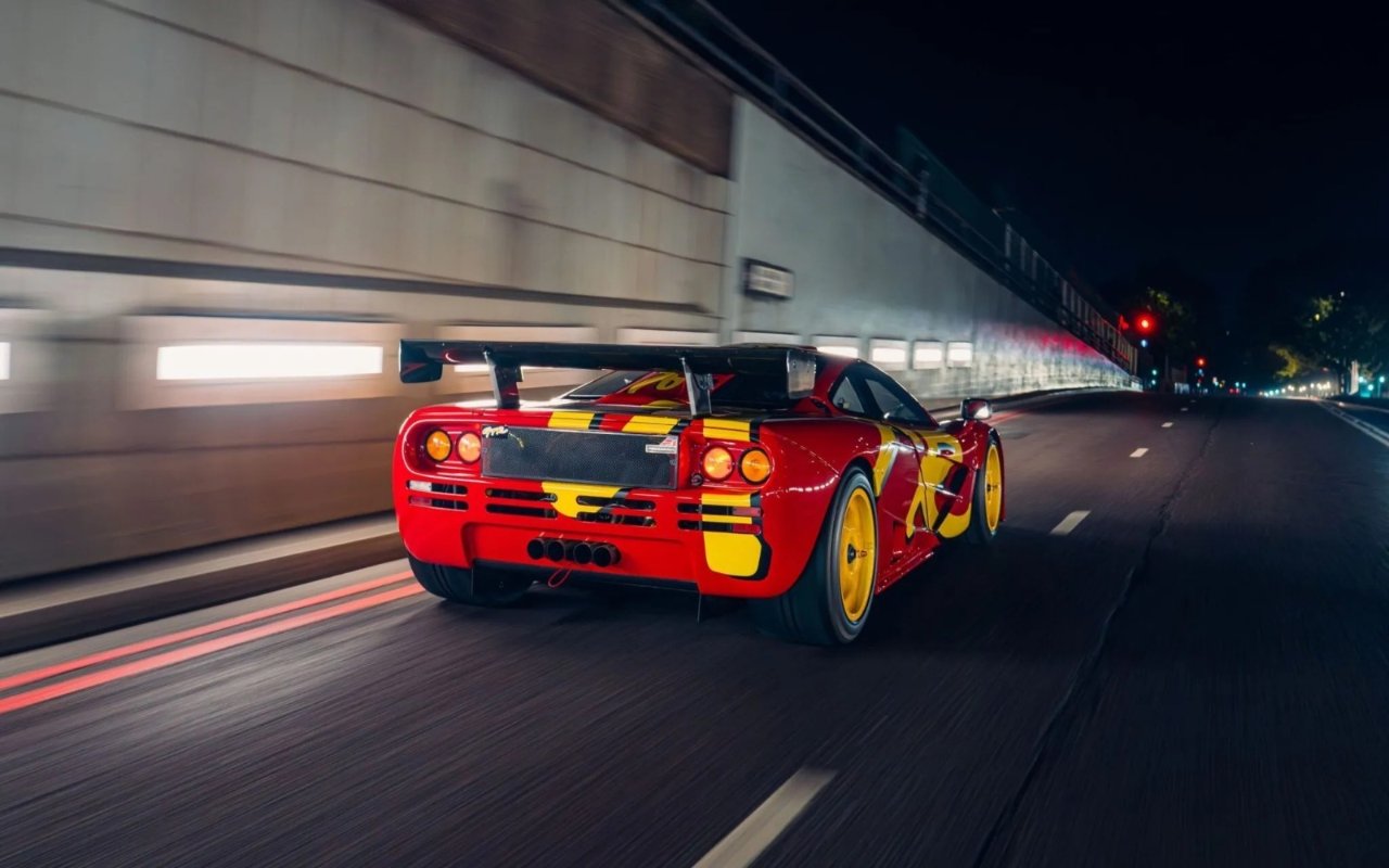 İki kez kaza yapan McLaren F1 GTR rekor fiyata satıldı!
