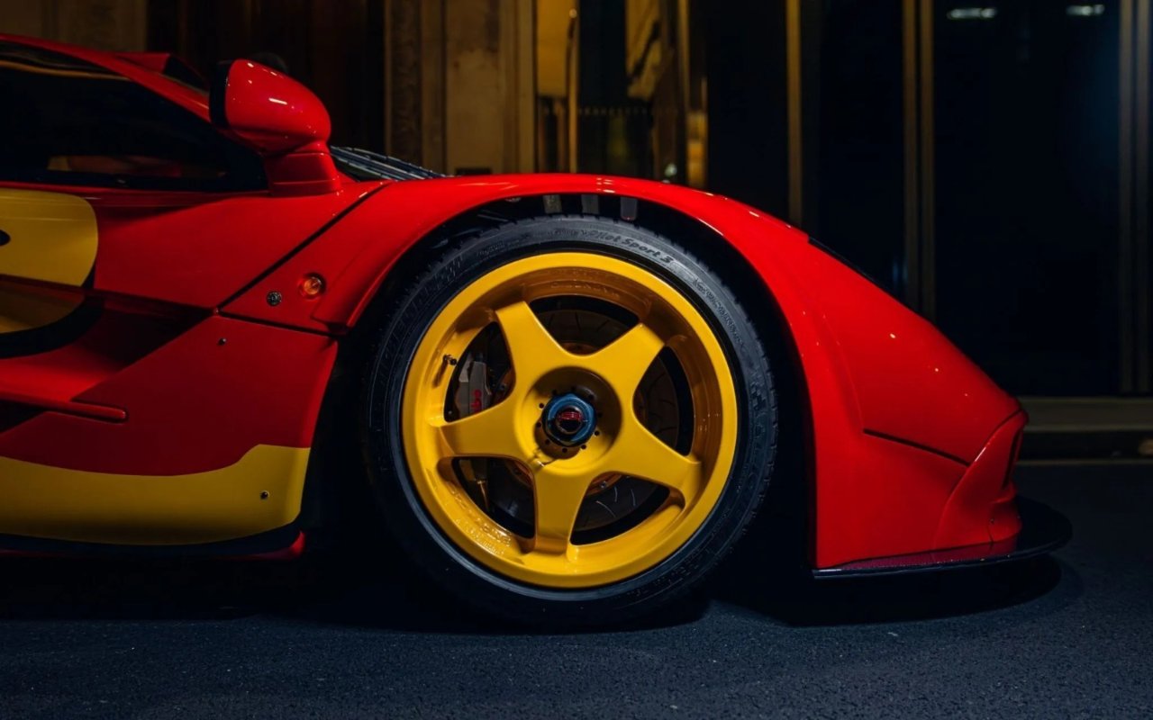 İki kez kaza yapan McLaren F1 GTR rekor fiyata satıldı!