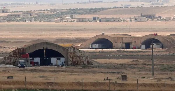İsrail'den ağır tahrik! Sınırımıza 55 kilometre uzaklıktaki havalimanını vurdu