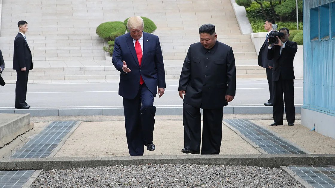 Kim Jong-Un'la fotoğrafını paylaşan Trump'tan yeni hamle: Görüşme için tarih verdi