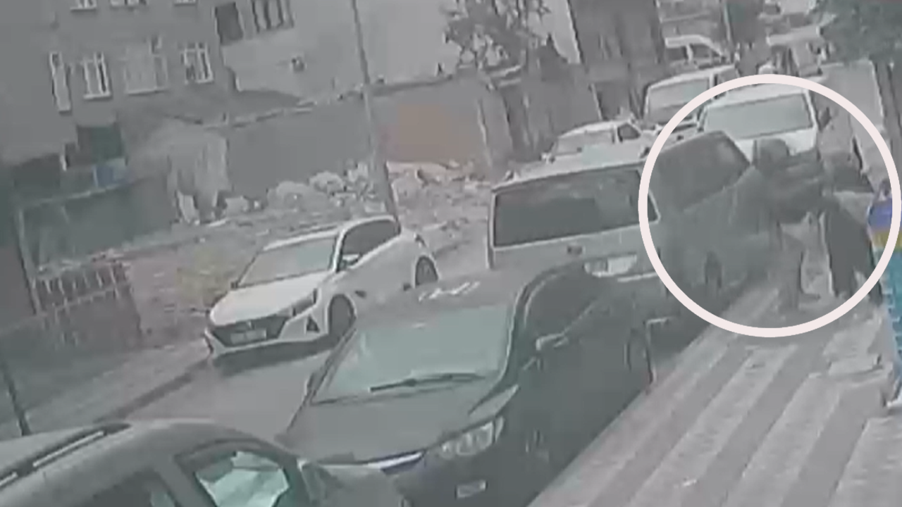 Korku dolu anlar kamerada! ATM'den para çekti, saniyeler sonra gasp edildi 