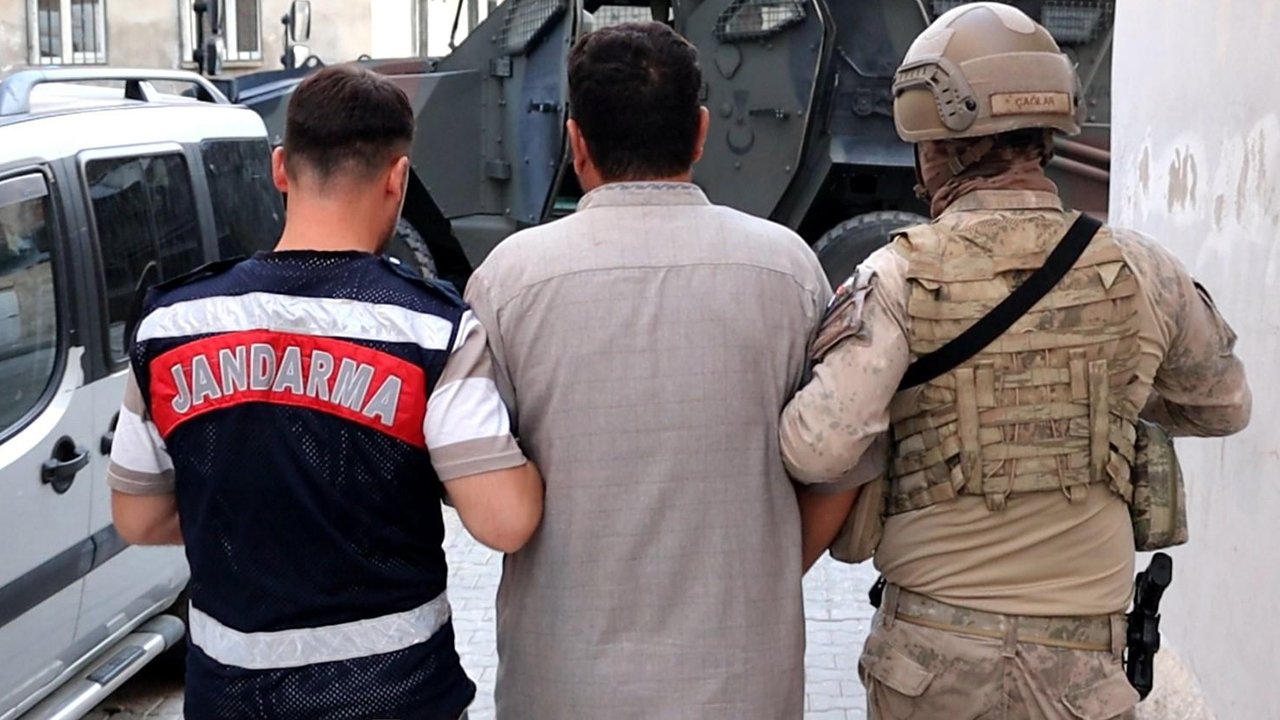 Şanlıurfa'da 10 göçmen kaçakçısı yakalandı!