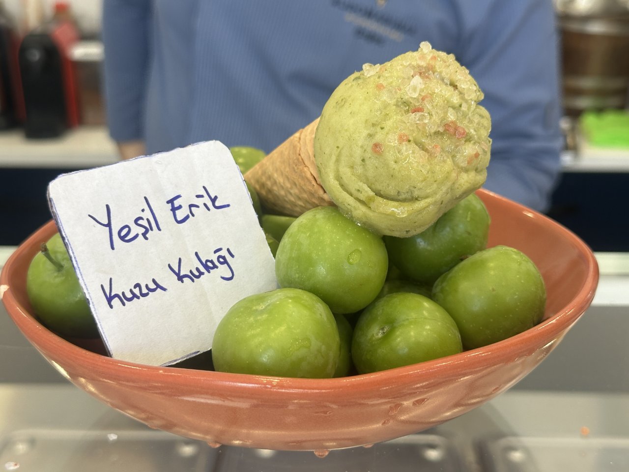 Eşi benzeri olmayan tuzlu dondurma! Topu 70, kilosu bin TL! Türkiye’de sadece Eskişehir’de var