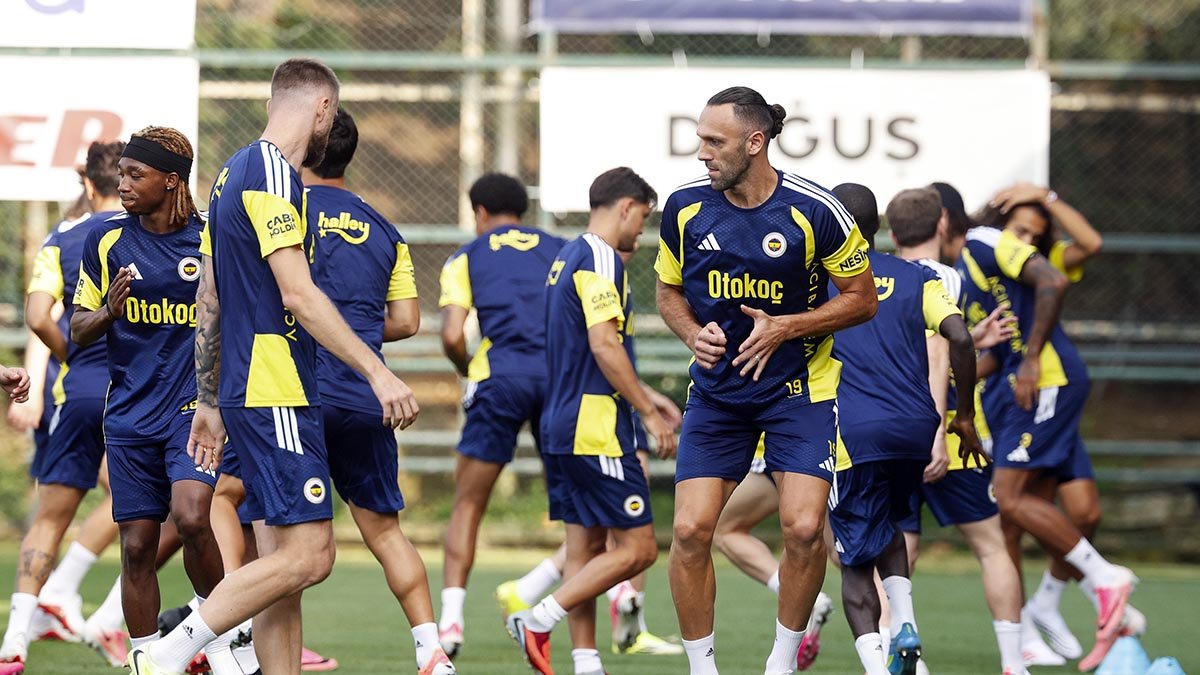 Fenerbahçe-Sturm Graz maçı hangi kanalda, canlı yayın şifresiz mi? Fenerbahçe Şampiyonlar Ligi 3. eleme turu ilk maçına geri sayım başladı!
