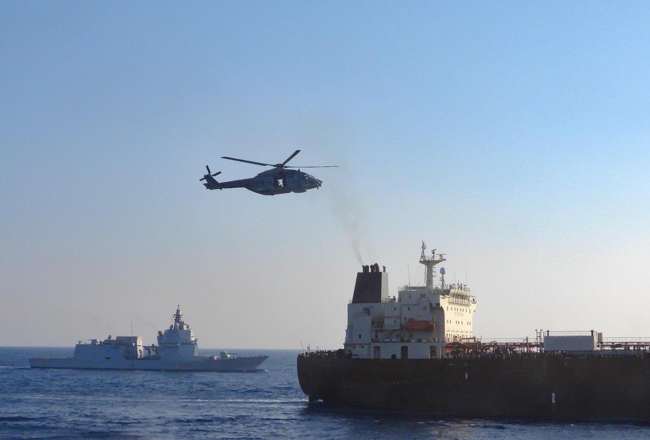 Helikopterle gemiye baskın! AB'den Rusya'nın 'gölge filosuna' operasyon