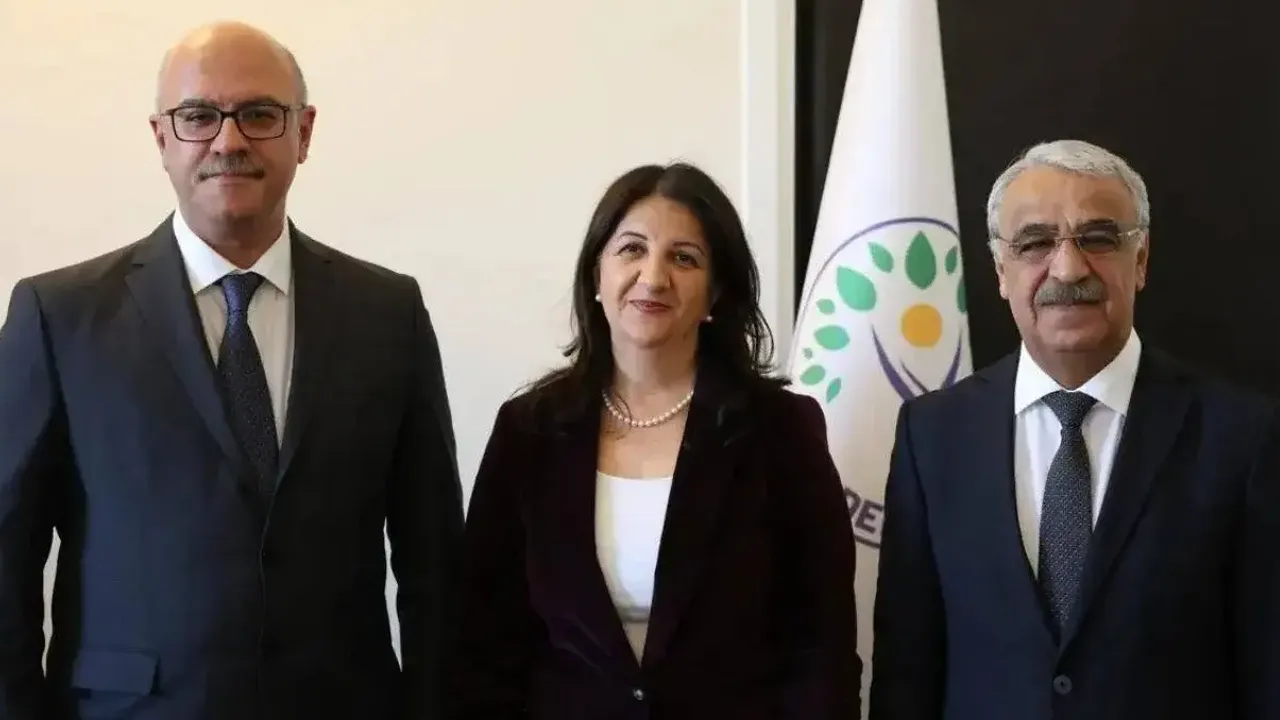 İmralı'da 3 saatlik görüşme! DEM Parti heyeti Ada'dan döndü