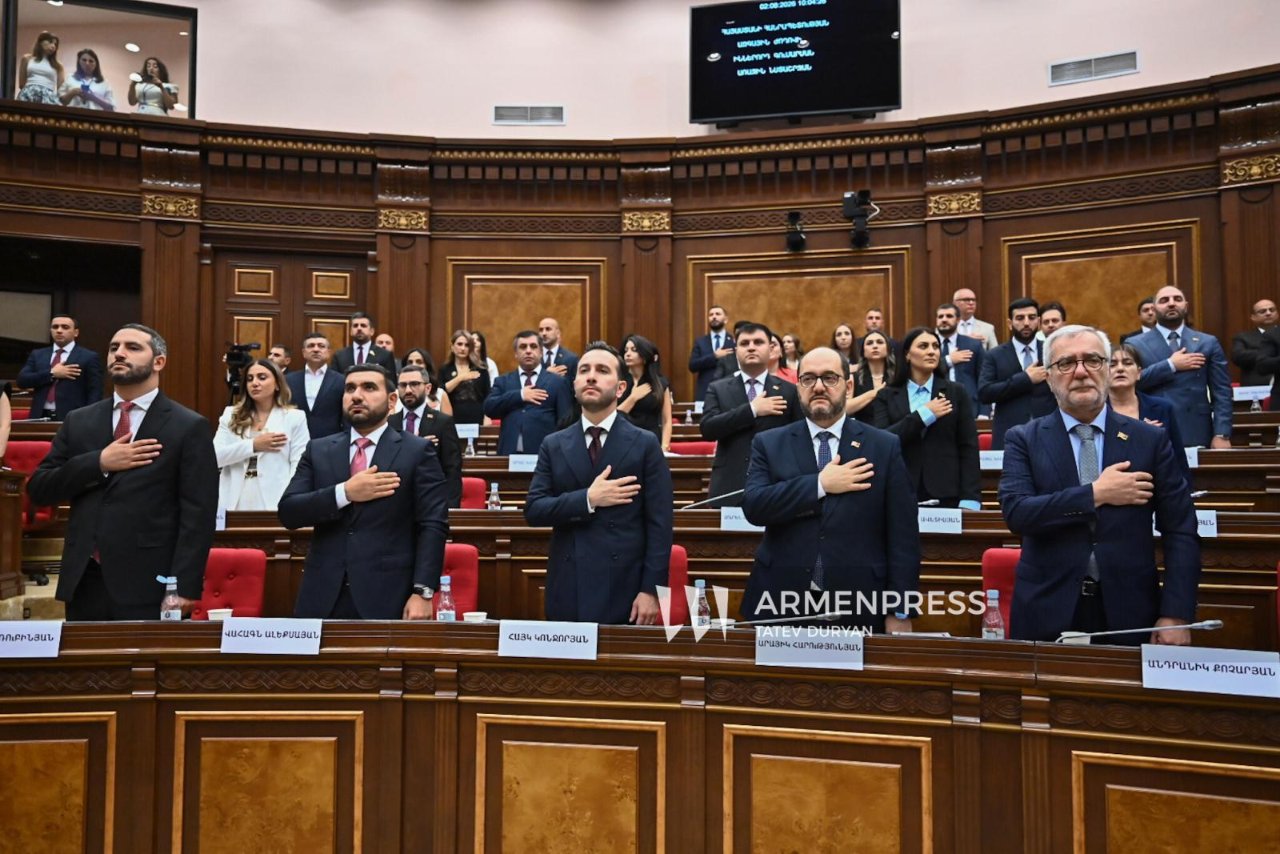 Ermenistan'da hükümet istifasını sundu! Paşinyan imzaladı
