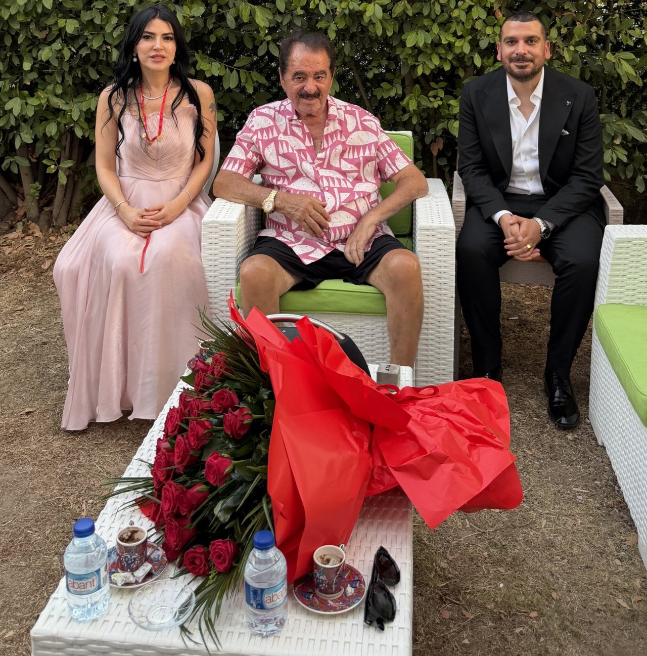 Taktığı altın sayısı gündem oldu! İbrahim Tatlıses'in manevi kızının mutlu günü