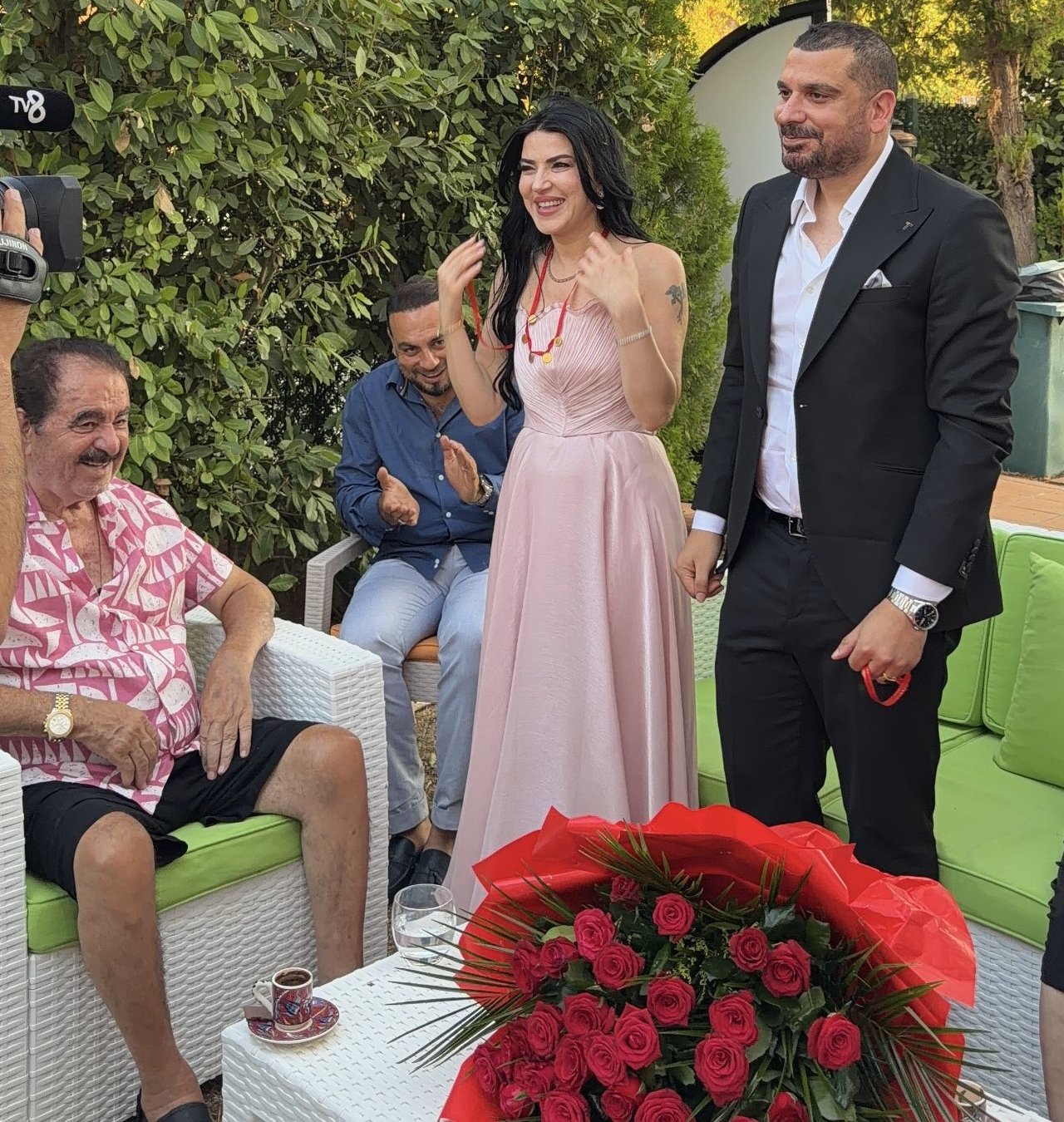 Taktığı altın sayısı gündem oldu! İbrahim Tatlıses'in manevi kızının mutlu günü