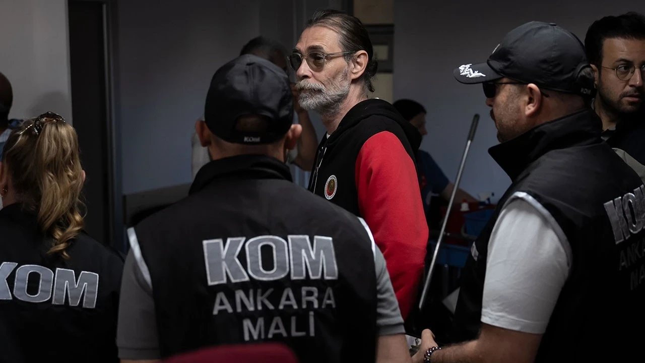 Erdal Beşikçioğlu