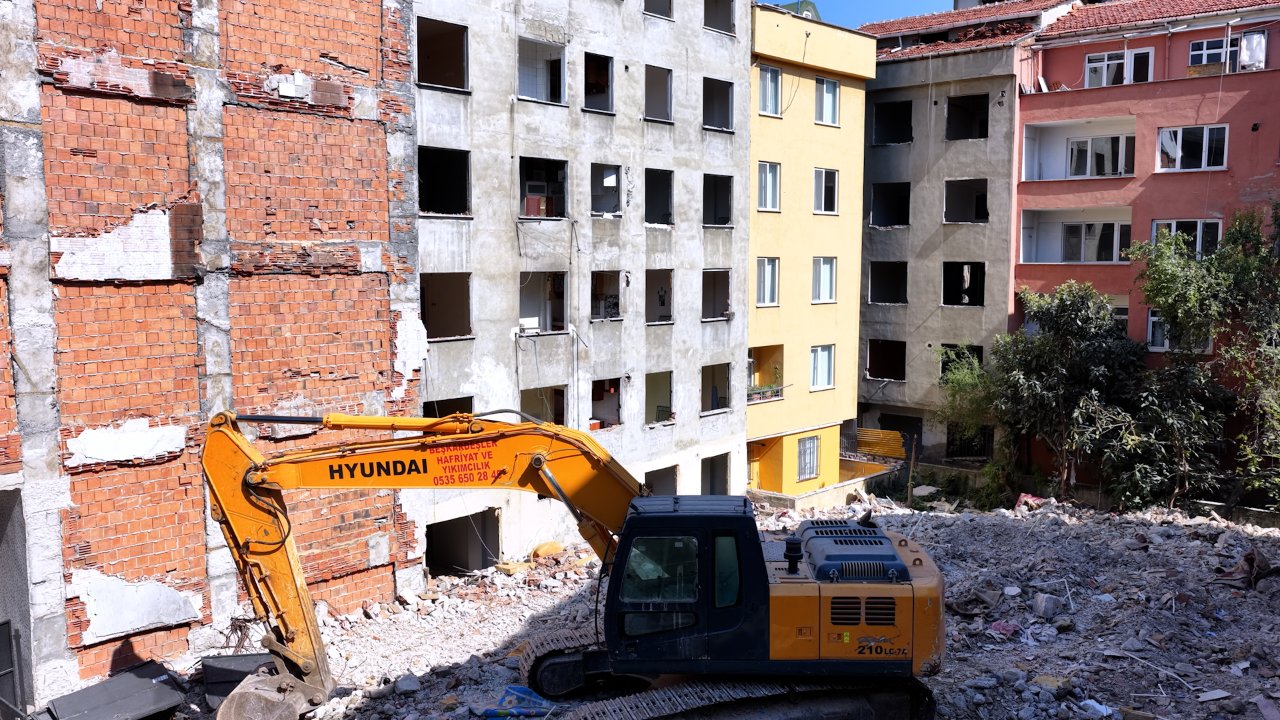 67 bina aynı anda yenileniyor! Bakan Kurum Zeytinburnundaki dev dönüşümü paylaştı