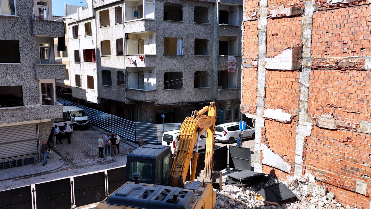 67 bina aynı anda yenileniyor! Bakan Kurum Zeytinburnundaki dev dönüşümü paylaştı