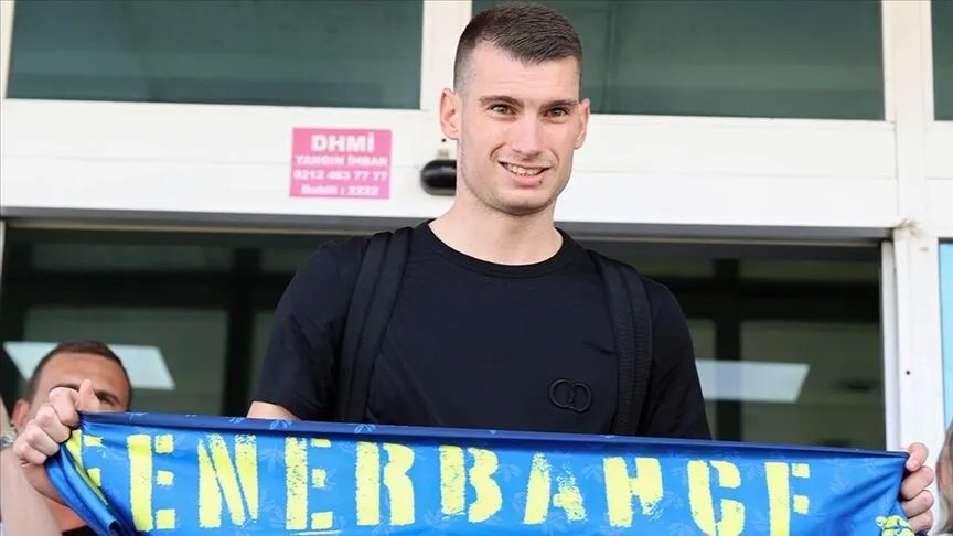 Fenerbahçe'de 74 maça çıkan Livakovic, 24 maçta kalesinde gole izin vermezken, bu süreçte 80 gol yedi.