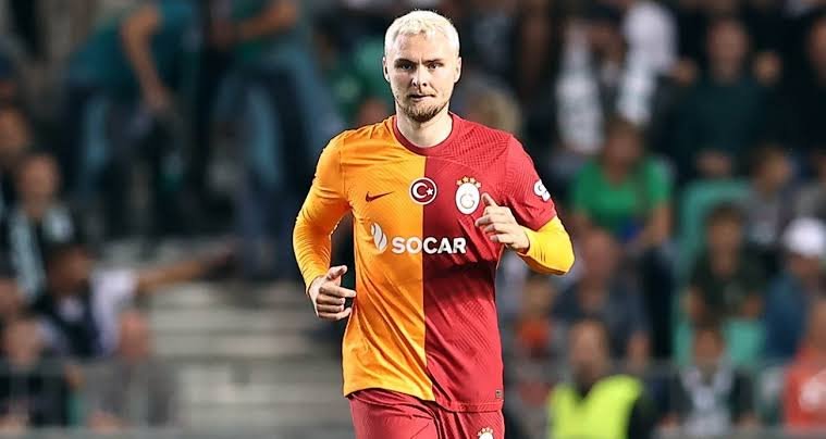Victor Nelsson'un, Galatasaray ile 2 yıl daha sözleşmesi bulunuyor.
