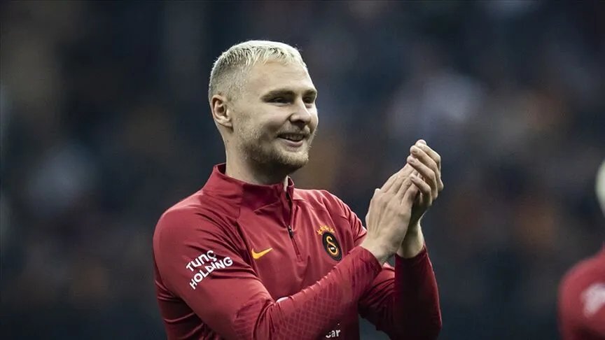 Nelsson, 2025-2026 sezonunu kiralık olarak Verona'da geçirdi.