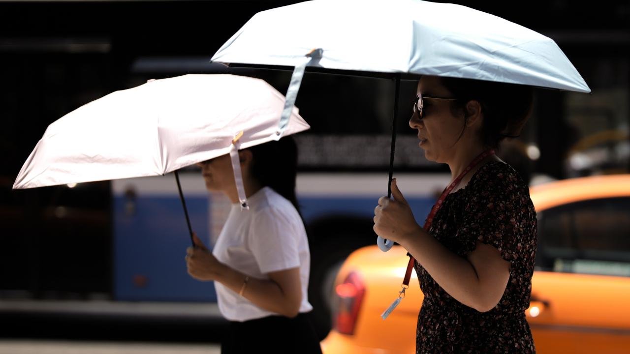 Meteoroloji’den ‘Afrika-Bafra’ alarmı! Kavurucu sıcağın altın saatlerini açıkladı: ‘Dışarı çıkmayın’