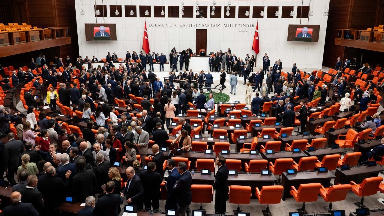 Pazarlık değil devlet projesi ! AK Partinin Terörsüz Türkiye bilgilendirme metninde kırmızı çizgiler netleşti