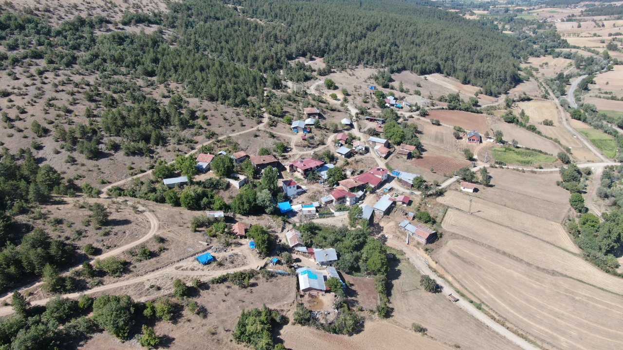 Tek göz odada 3 kişi yaşıyor! Felaketi yaşayan aileye müteahhitten utanmaz tuzak! Anlatırken gözyaşlarına boğuldu: 1,5 yılımız böyle geçti