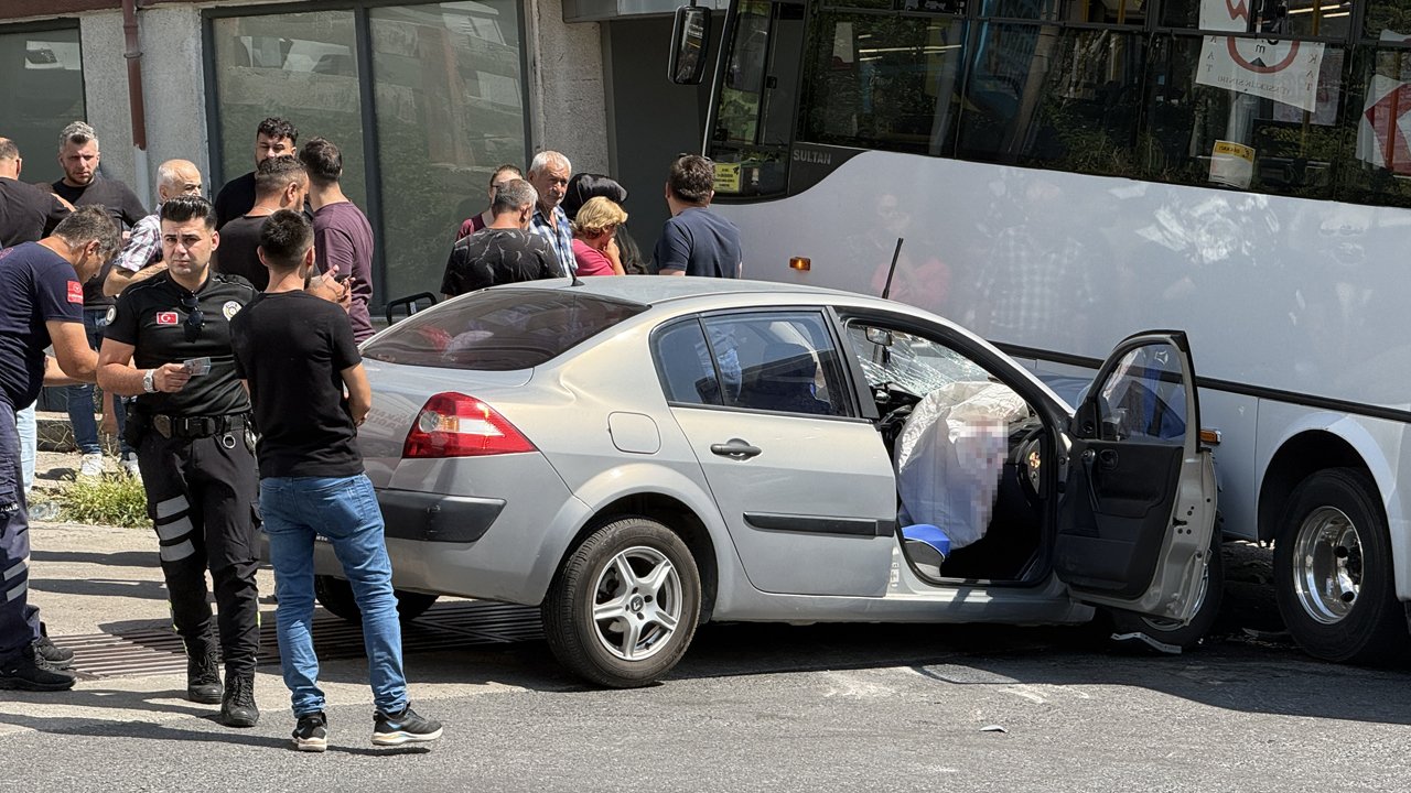 Zonguldak'ta özel halk otobüsü ile otomobil çarpıştı: 7 kişi yaralandı