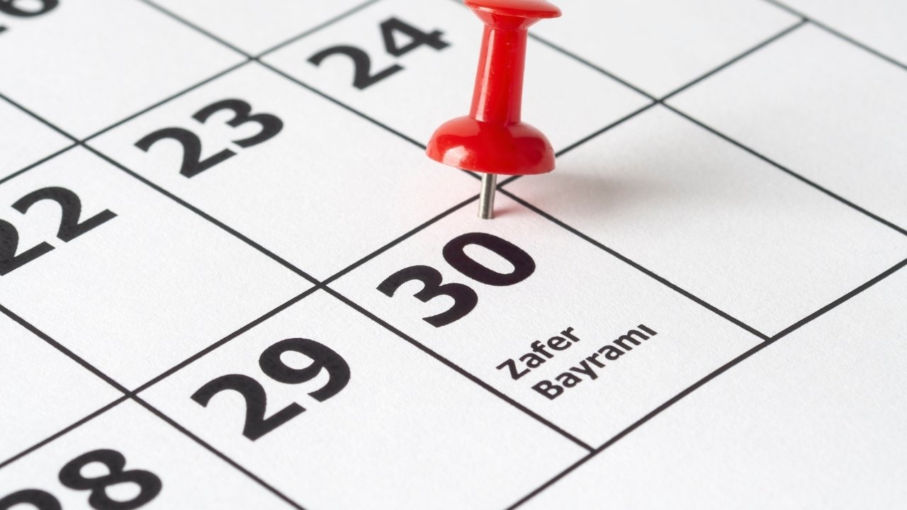 30 Ağustos resmi tatil mi, hangi güne denk geliyor 2026? 
