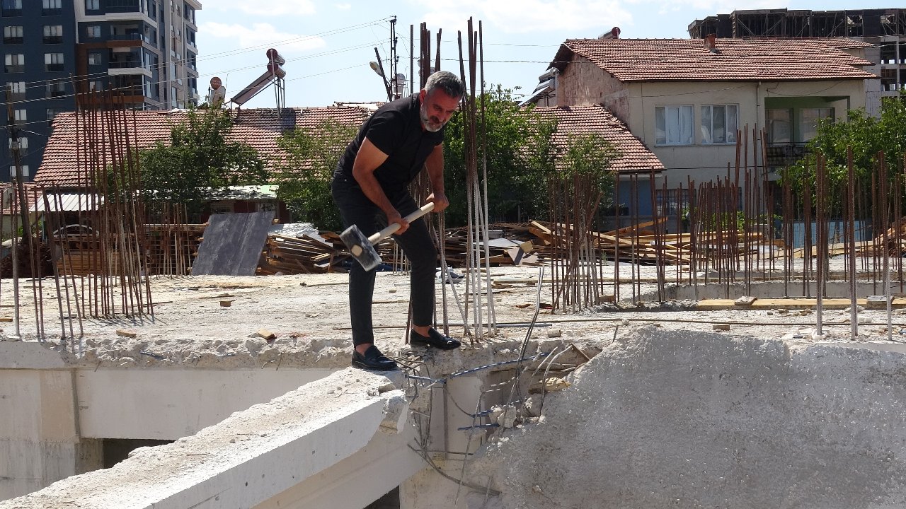 Beton kalitesi yetersiz çıkınca kendi inşaatını şikayet edip yıkım kararı aldırdı