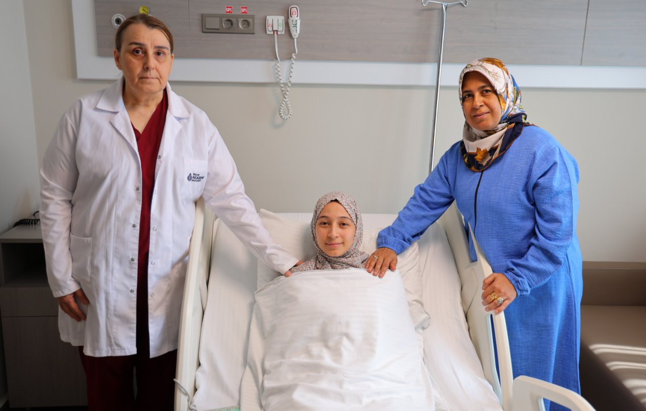 Karnını tamamen doldurmuştu! Dev kist doğurganlığı korunarak alındı