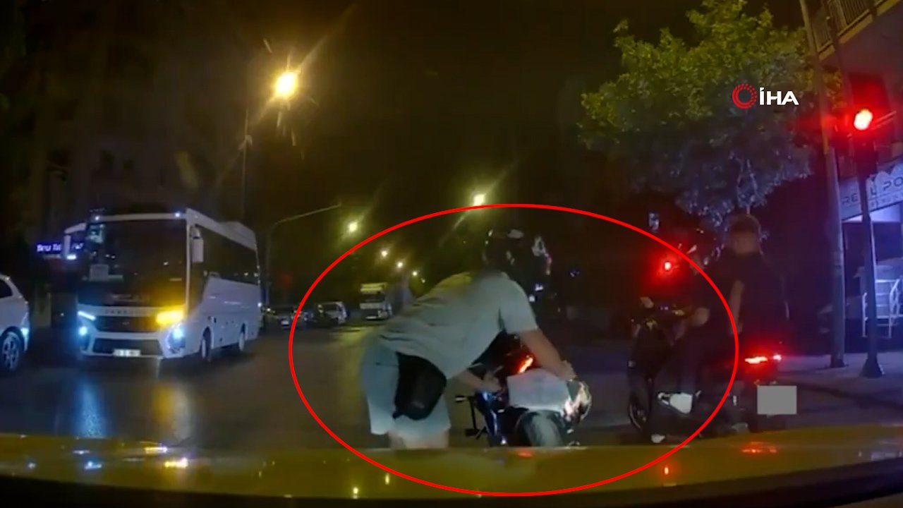 Kırmızı ışıkta beklememek için plakasını gizledi! Hem ceza yedi hem motorundan oldu