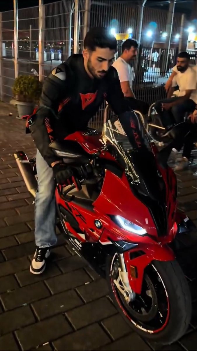 Mısırcı Alper Temel yeni motosikletiyle ortaya çıktı! Hayranları peşine düştü