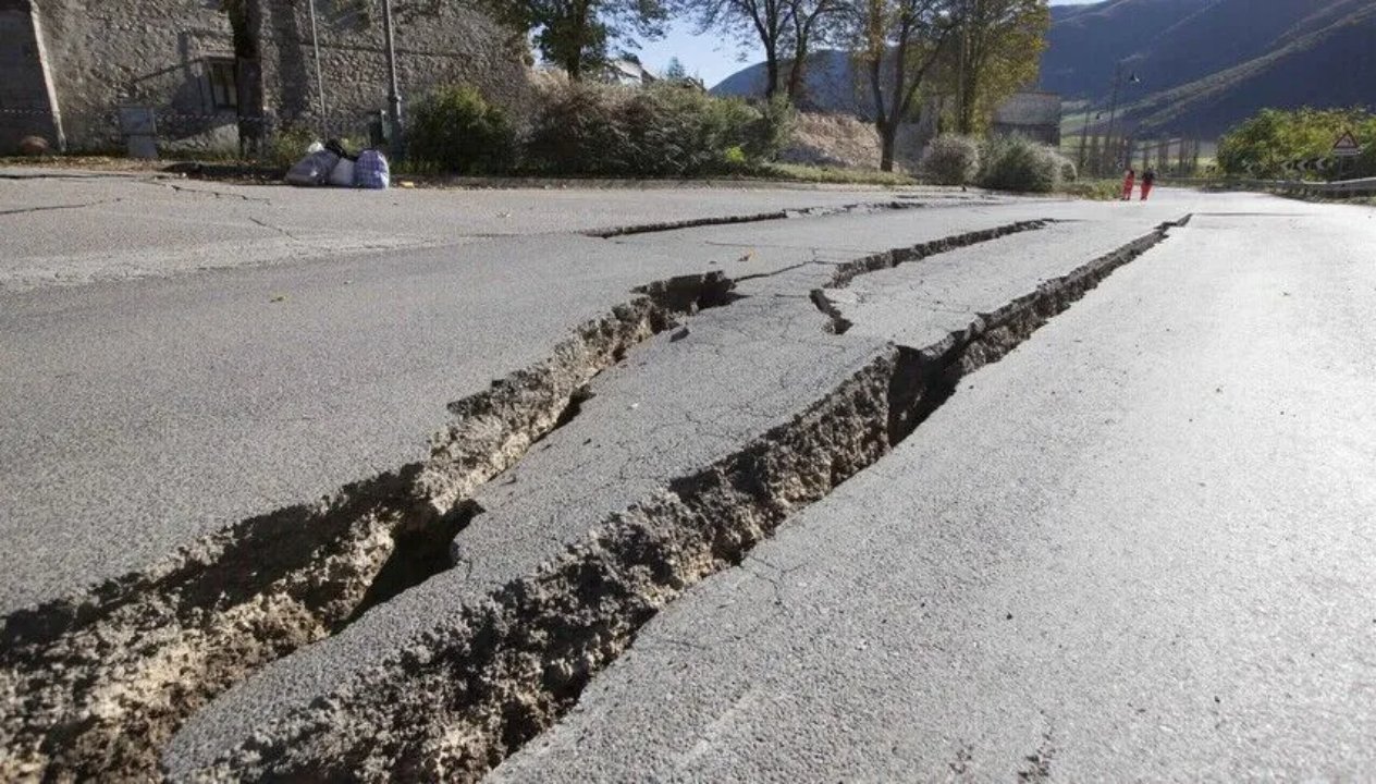 Peru'da 6,7 büyüklüğünde korkutan deprem! Heyelanlar başladı, okullar tatil edildi