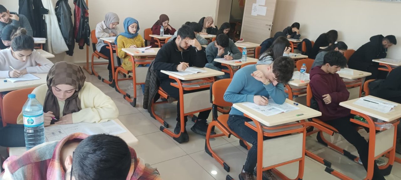 Ücretsiz kursla tıp kazandı! YKS’de takdir edilen başarı, Ağrı’dan Malatya’ya uzanan hikaye