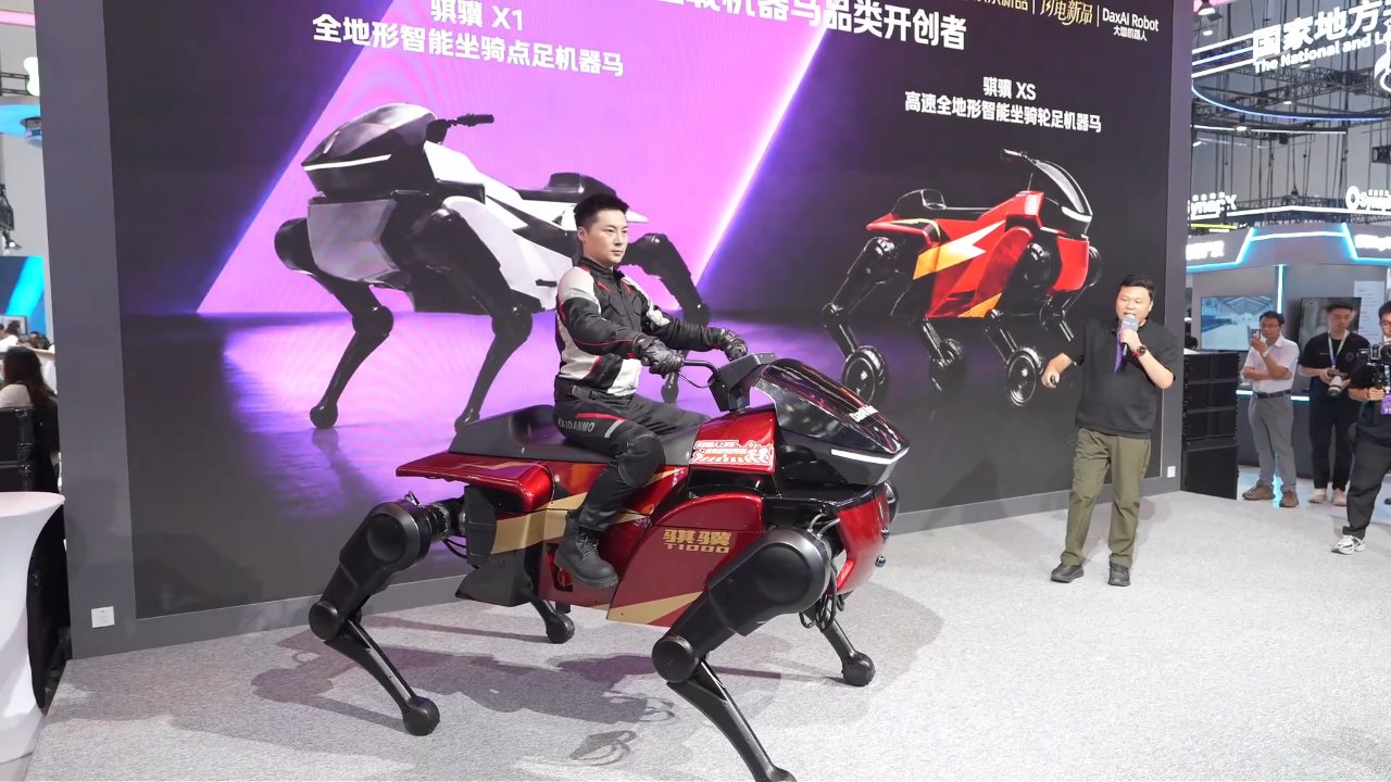 40 km hız, 300 kiloya kadar taşıma kapasitesi! Binilebilen robot at ön siparişe açıldı