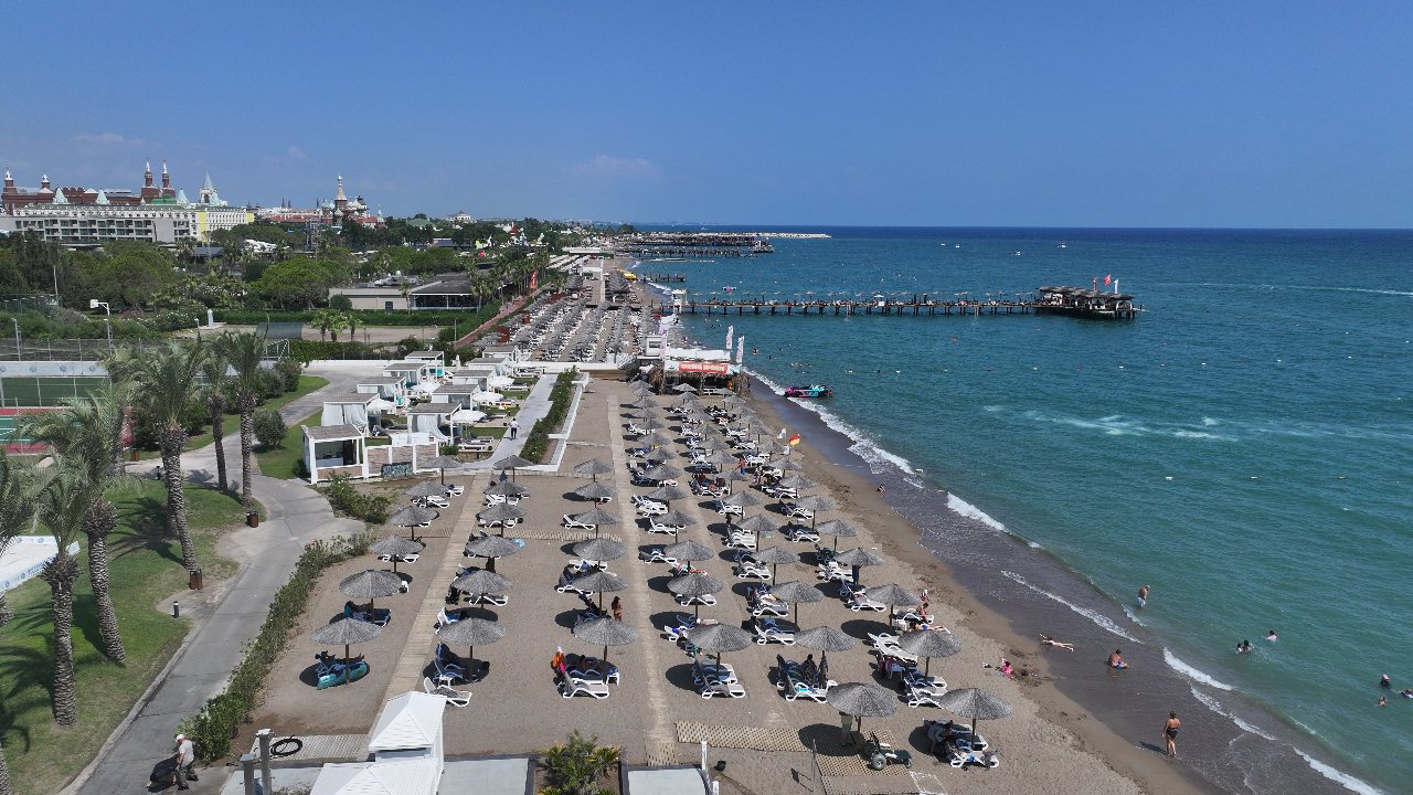 Antalya yıl başından bu yana 10 milyondan fazla yabancı turisti ağırladı