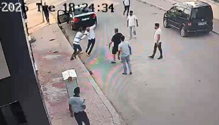 Bıçaklı saldırıda yaralanan Yeni Partili Melih Meriç entübe edildi